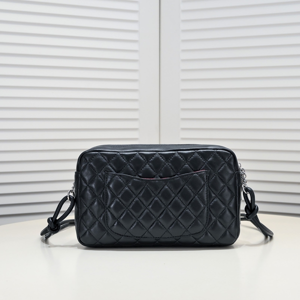 シャネルバッグ側面デザイン